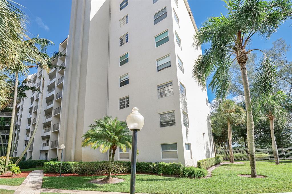 3940 Inverrary Boulevard, Unit 108A Lauderhill, FL 33319 - Photo 37 of 39 a view of a palm trees
