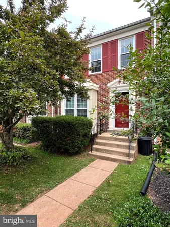 $3,000 | 13327 Foxhole Drive, Fairfax, VA 22033