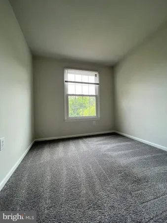 $3,000 | 13327 Foxhole Drive, Fairfax, VA 22033