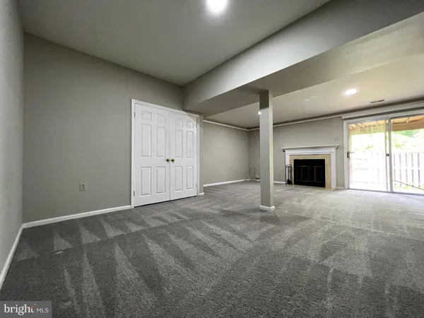 $3,000 | 13327 Foxhole Drive, Fairfax, VA 22033