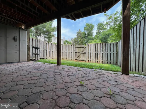 $3,000 | 13327 Foxhole Drive, Fairfax, VA 22033