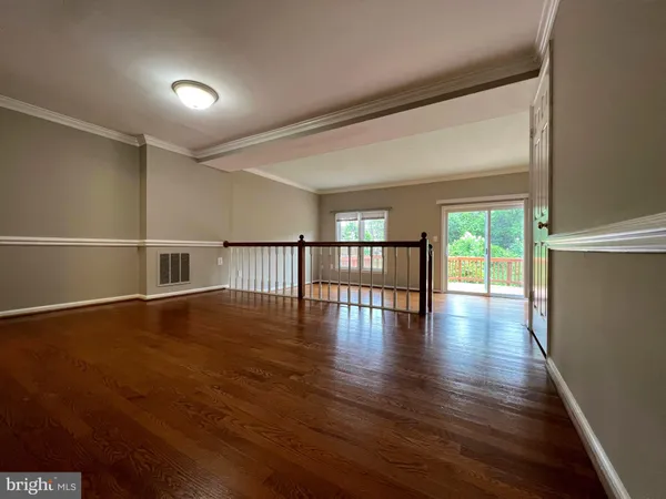 $3,000 | 13327 Foxhole Drive, Fairfax, VA 22033