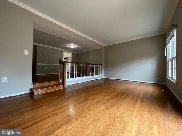 $3,000 | 13327 Foxhole Drive, Fairfax, VA 22033