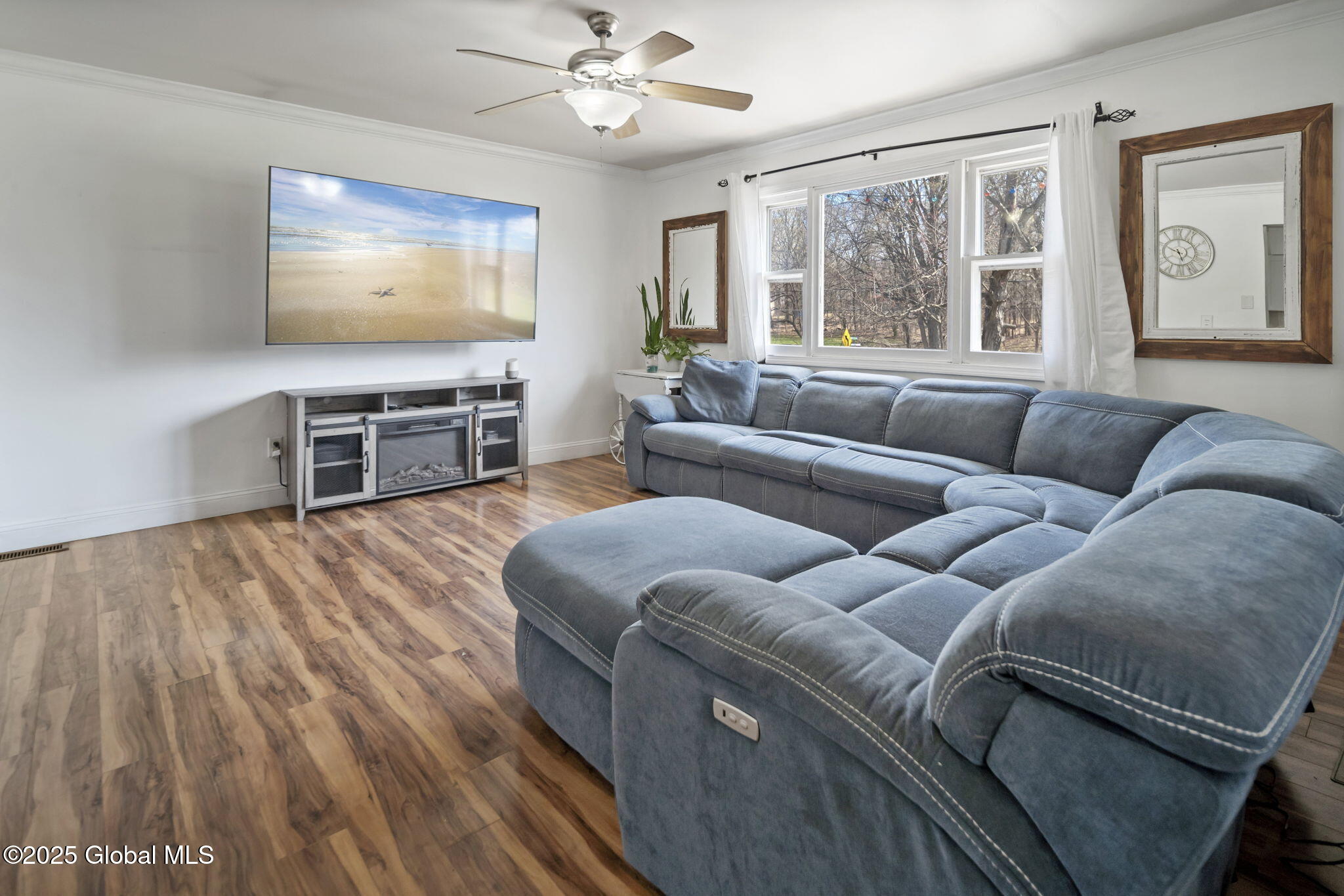 277 Lower Newtown Road Halfmoon, NY 12188 - Photo 3 of 23 4-web-or-mls-004-277-lower-newtown-road-