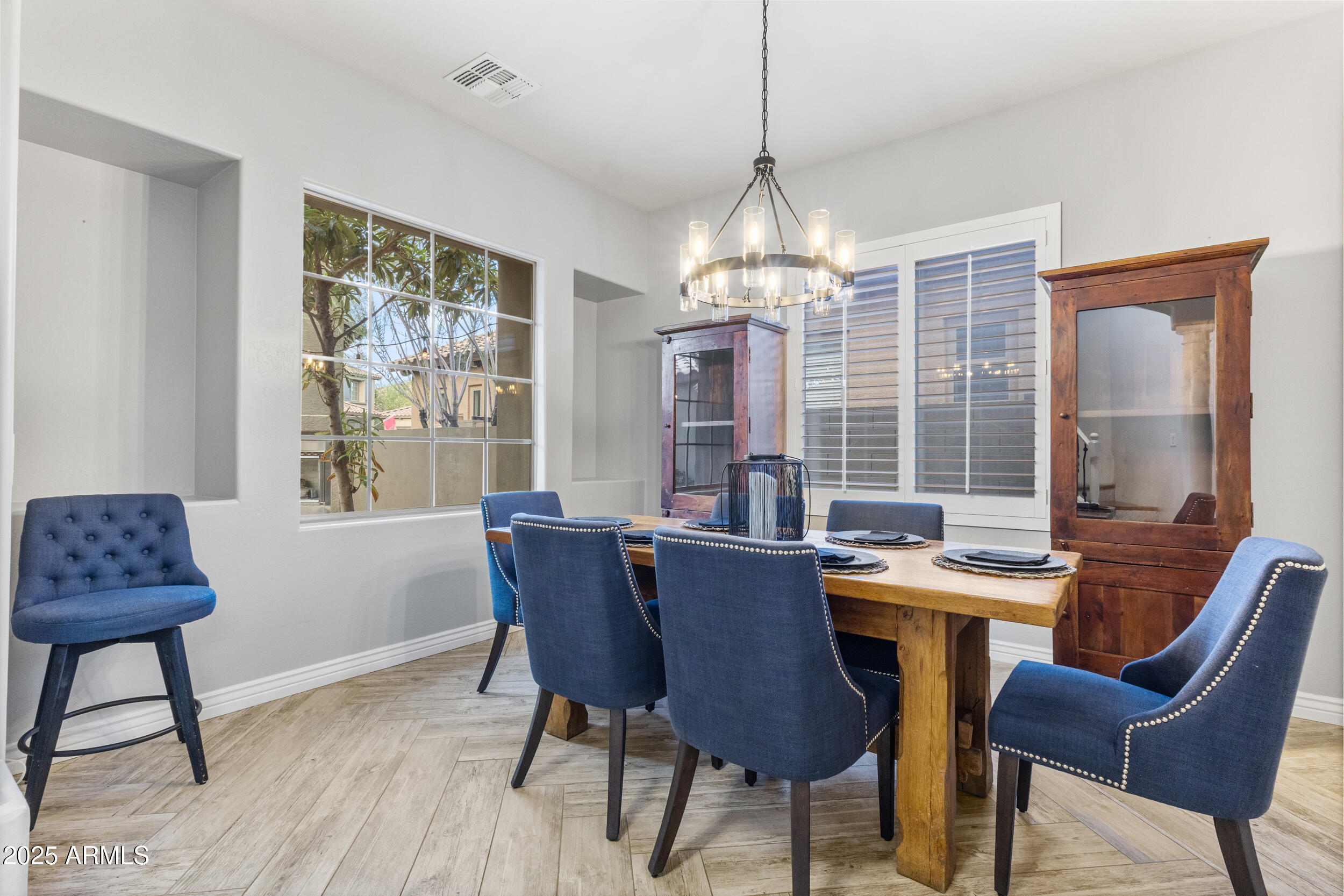 3973 East Hashknife Road Phoenix, AZ 85050 - Photo 9 of 77 10_img_08