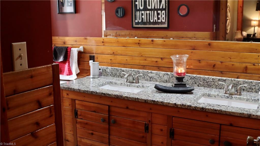 475 Waitman Road Lexington, NC 27295 - Photo 6 of 20 Gallery Image 6