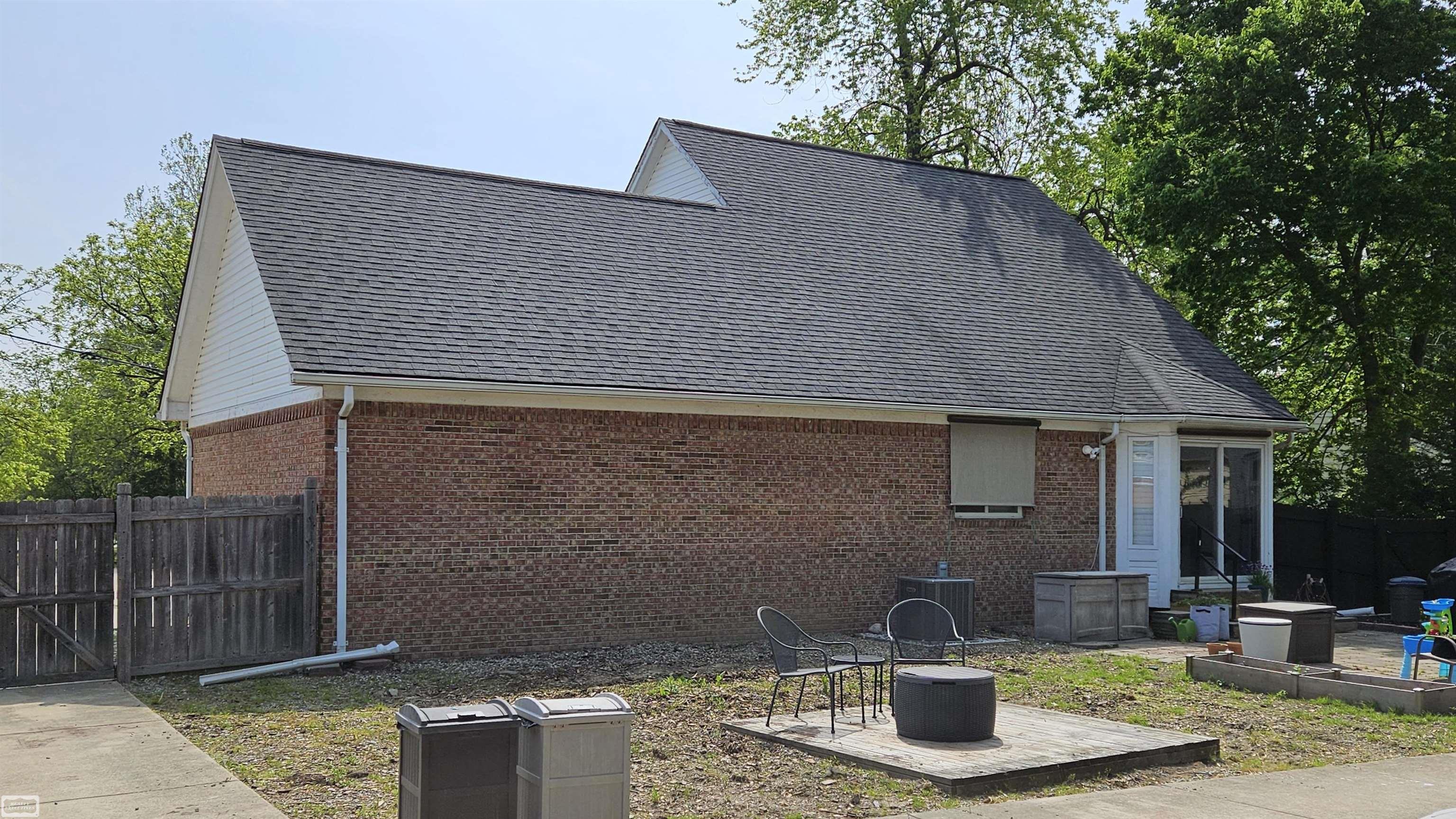 42947 Utica Road Sterling Heights, MI 48314 - Photo 38 of 52 50142273-3f1f5ec3-94df-4397-bbc8-6cc4ee0a8d3a.JPG