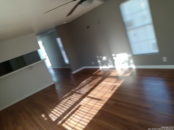 $1,000 | 725 East Adams Street, Pleasanton, TX 78064