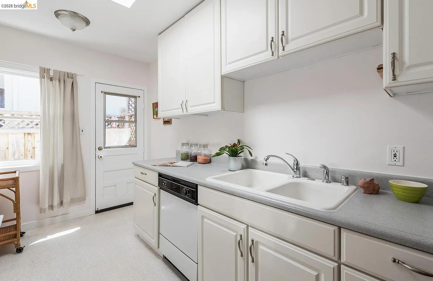 2444 Virginia Street, Unit B Berkeley, CA 94709 - Photo 21 of 39