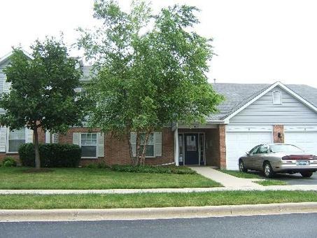 887 Golf Course Road, Unit 4 Crystal Lake, IL 60014 - Photo 1 of 8