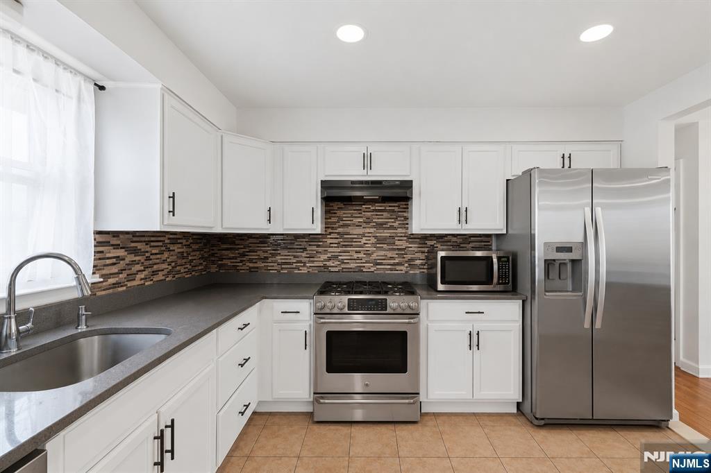 1134 Rivington Street Roselle, NJ 07203 - Photo 6 of 26