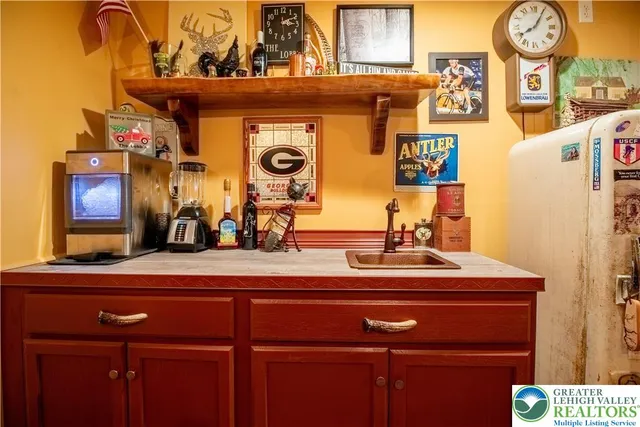 $649,900 | 855 Constitution Avenue, Pen Argyl, PA 18072