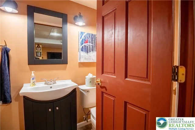 $649,900 | 855 Constitution Avenue, Pen Argyl, PA 18072