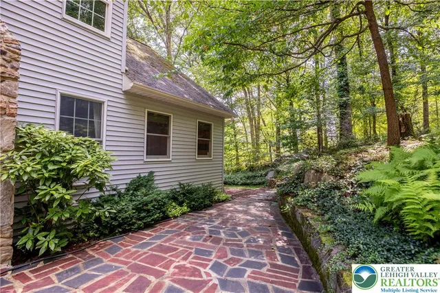 $649,900 | 855 Constitution Avenue, Pen Argyl, PA 18072