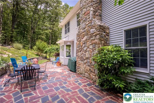 $649,900 | 855 Constitution Avenue, Pen Argyl, PA 18072