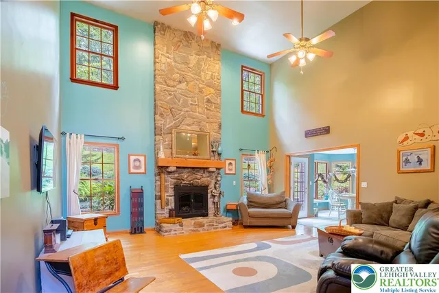 $649,900 | 855 Constitution Avenue, Pen Argyl, PA 18072