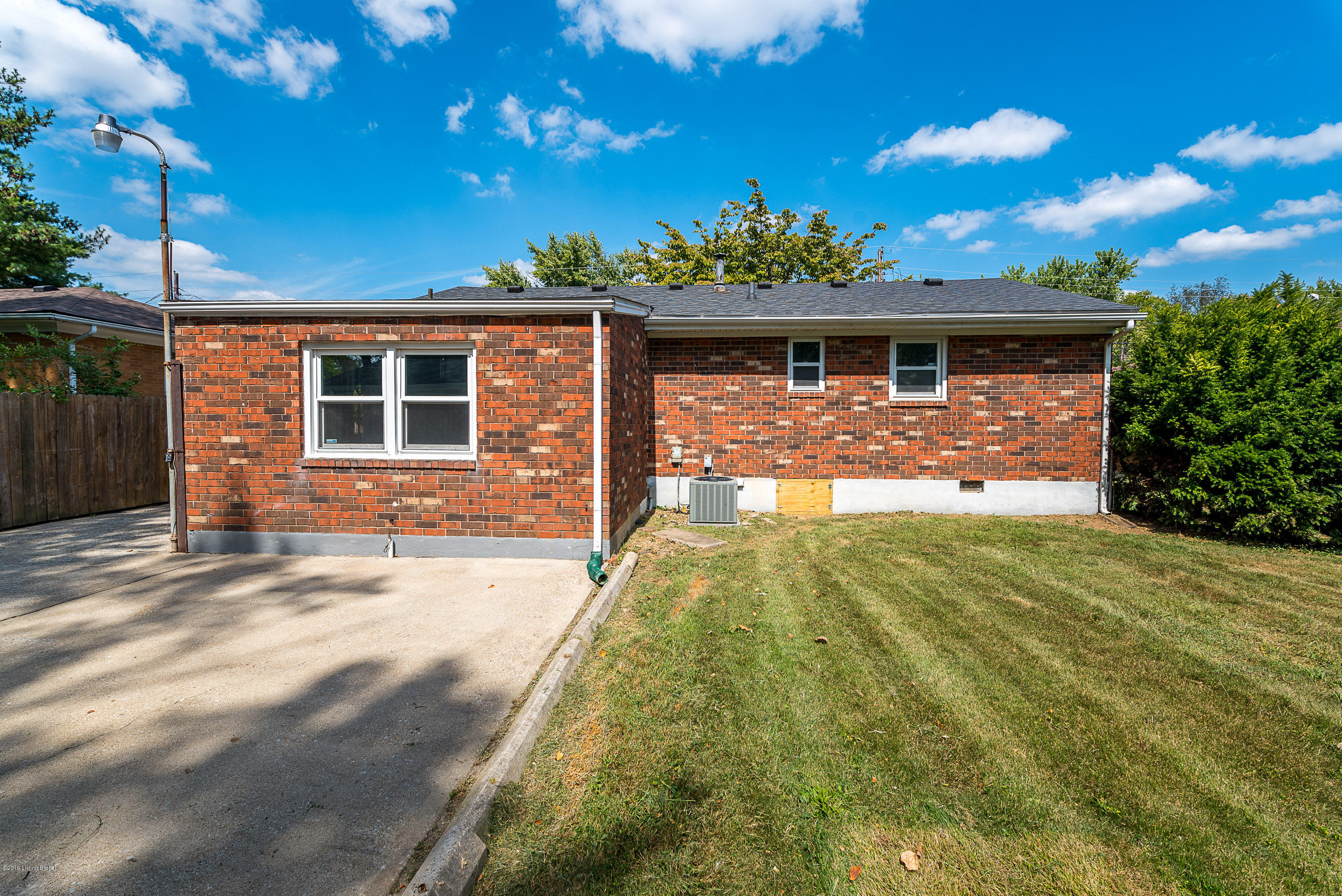 5318 Red Fern Road Louisville, KY 40218 - Photo 23 of 24 DHI-23