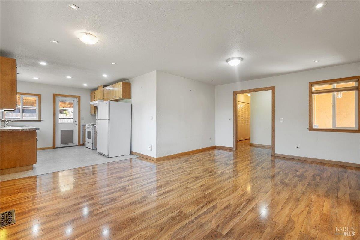 564 Edith Court Santa Rosa, CA 95401 - Photo 5 of 36