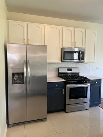 $2,900 | 601 Blackstone Court, Aurora, IL 60504