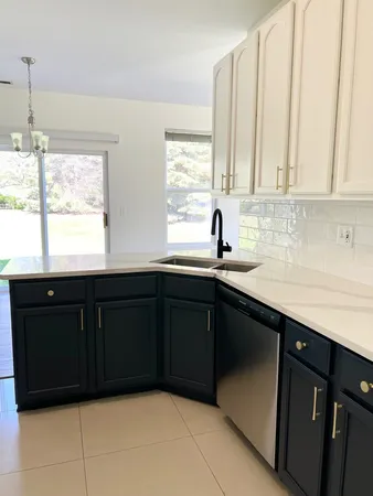 $2,900 | 601 Blackstone Court, Aurora, IL 60504