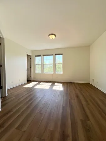 $2,900 | 601 Blackstone Court, Aurora, IL 60504