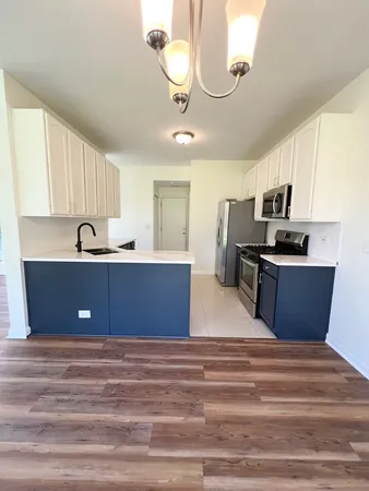 $2,900 | 601 Blackstone Court, Aurora, IL 60504