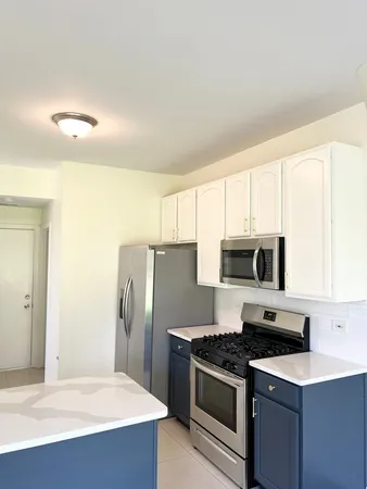 $2,900 | 601 Blackstone Court, Aurora, IL 60504