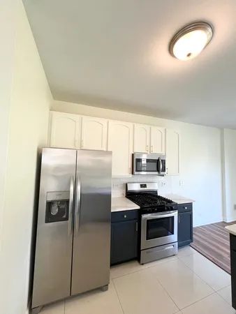 $2,900 | 601 Blackstone Court, Aurora, IL 60504