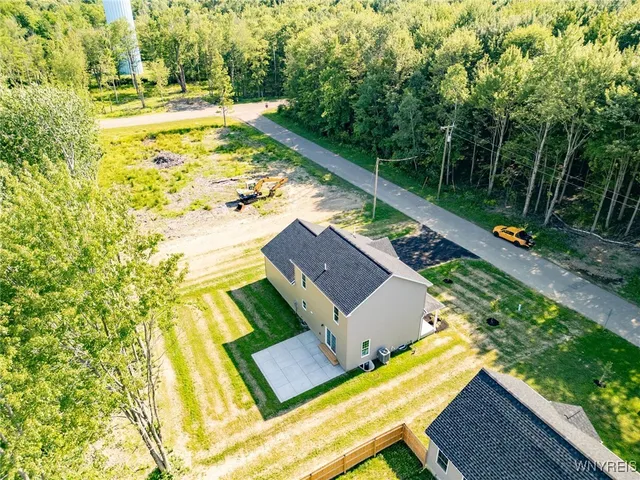 $439,900 | 26 Rosalind Drive, Evans, NY 14006