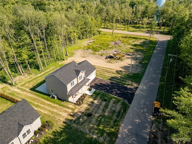 $439,900 | 26 Rosalind Drive, Evans, NY 14006