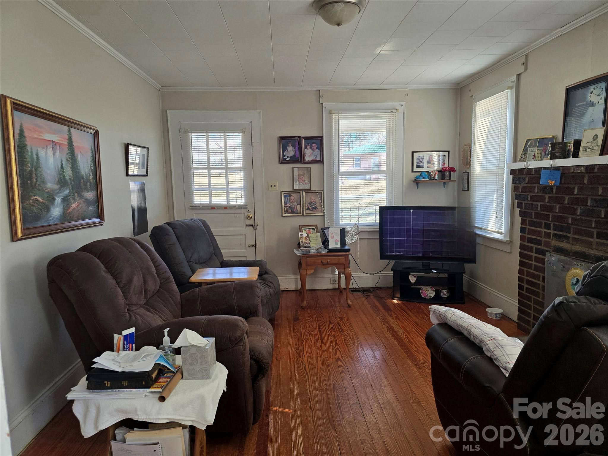 75 40th Street Northwest Hickory, NC 28601 - Photo 4 of 10