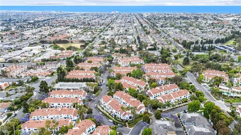 $899,000 | 19401 Sunray Lane, Unit 204, Huntington Beach, CA 92648