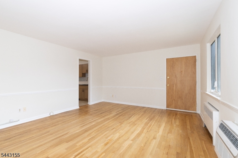 7C Stone Hill Road Springfield, NJ 07081 - Photo 4 of 8