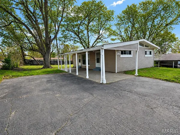 $139,900 | 1130 Trampe Avenue, St. Louis, MO 63138