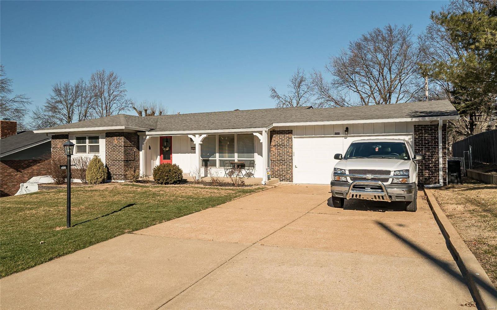 9505 Garber Road St. Louis, MO 63126 - Photo 2 of 45 Gallery Image 2