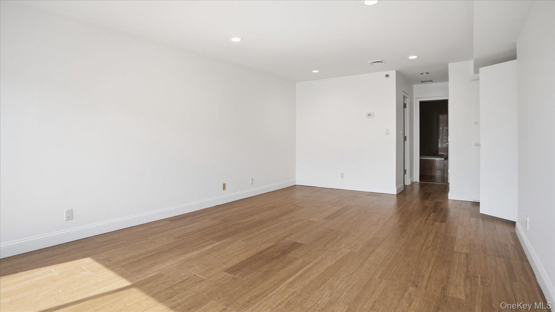 100 Cutter Mill Road, Unit 4M Great Neck, NY 11021 - Photo 11 of 19