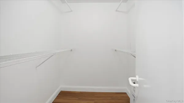 $3,600 | 100 Cutter Mill Road, Unit 4M, Great Neck, NY 11021