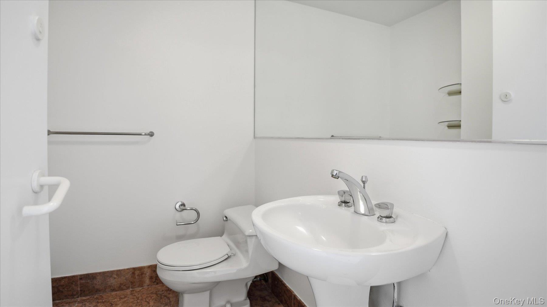 100 Cutter Mill Road, Unit 4M Great Neck, NY 11021 - Photo 14 of 19