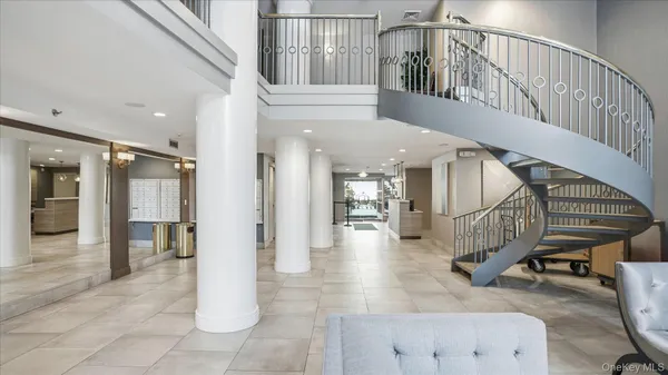 $3,600 | 100 Cutter Mill Road, Unit 4M, Great Neck, NY 11021