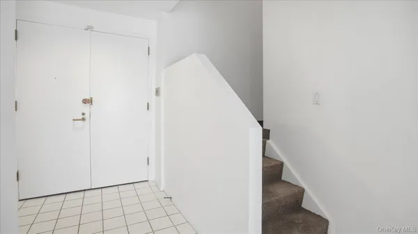 $3,600 | 100 Cutter Mill Road, Unit 4M, Great Neck, NY 11021