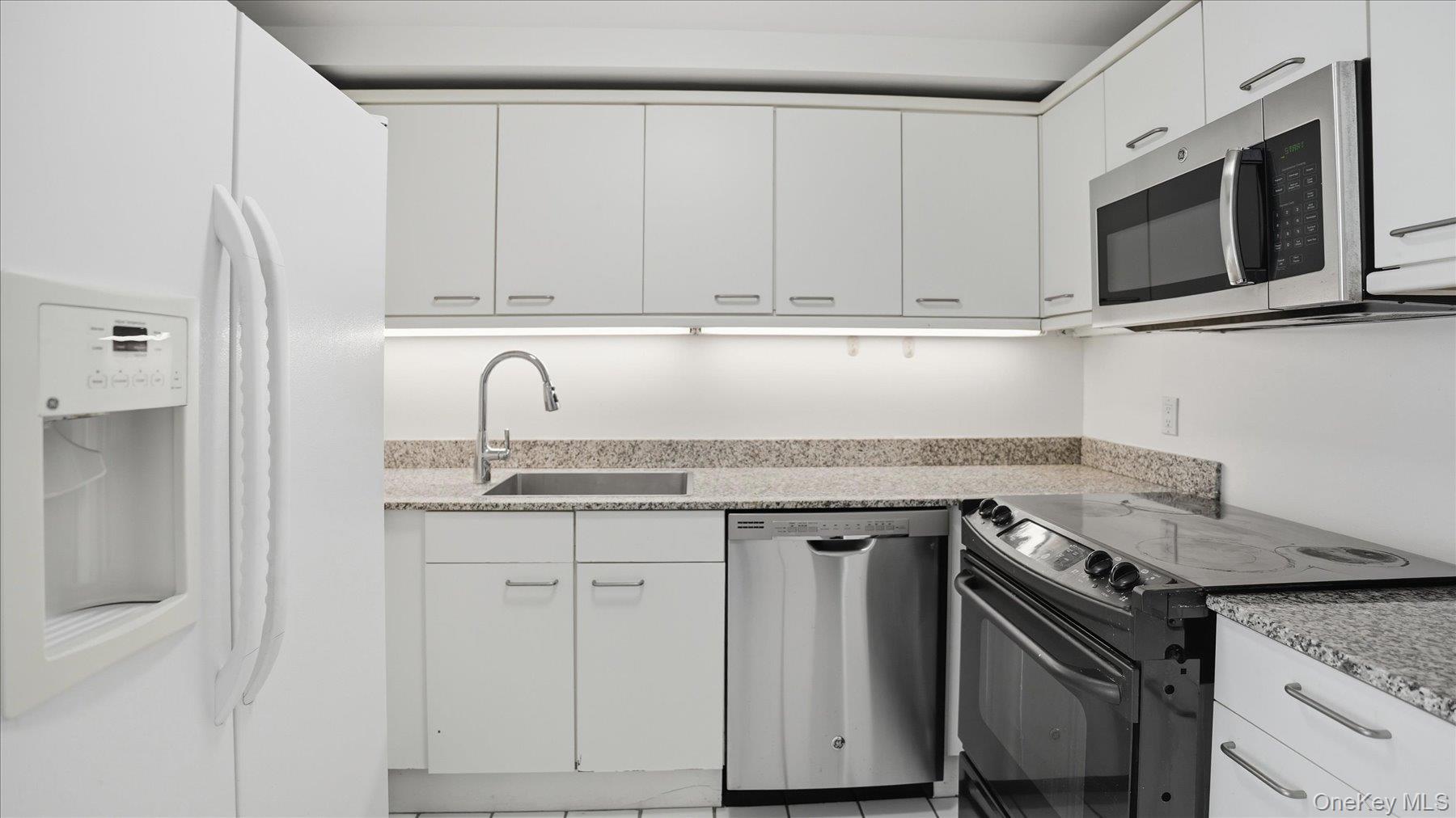 100 Cutter Mill Road, Unit 4M Great Neck, NY 11021 - Photo 8 of 19