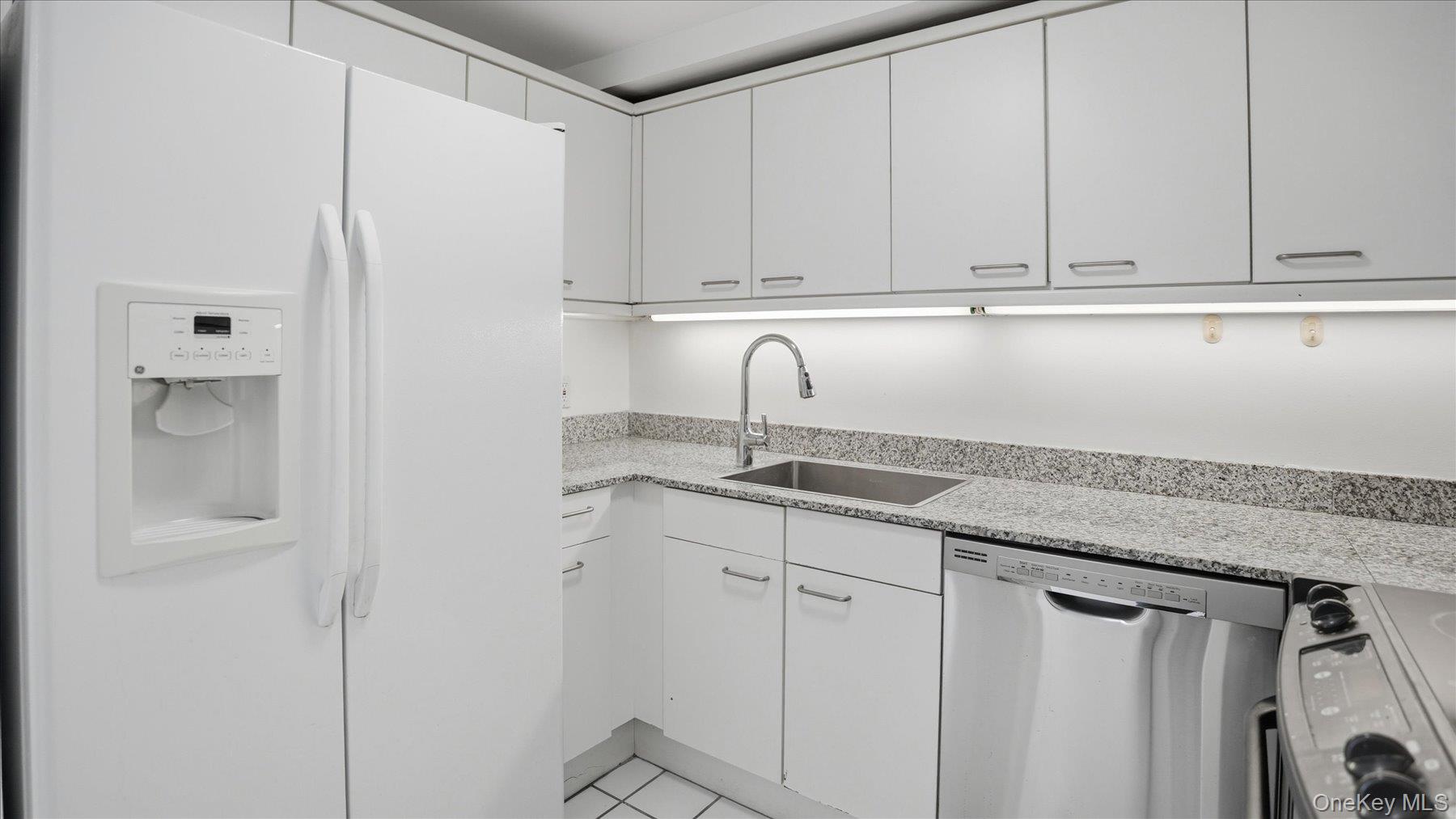 100 Cutter Mill Road, Unit 4M Great Neck, NY 11021 - Photo 9 of 19