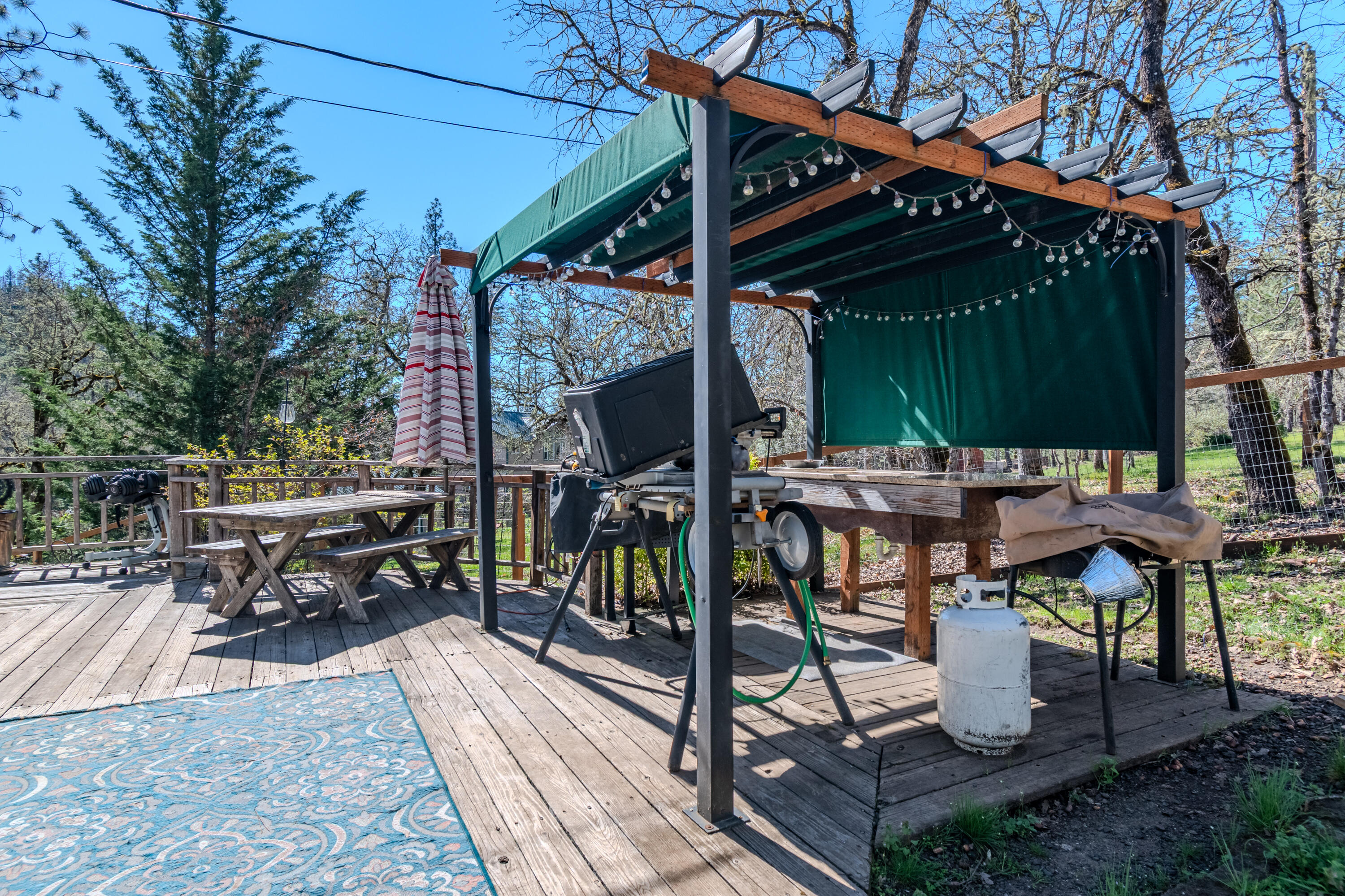 127 Lodge Road Trail, OR 97541 - Photo 27 of 37 Back Porch Outdoor Kitchen