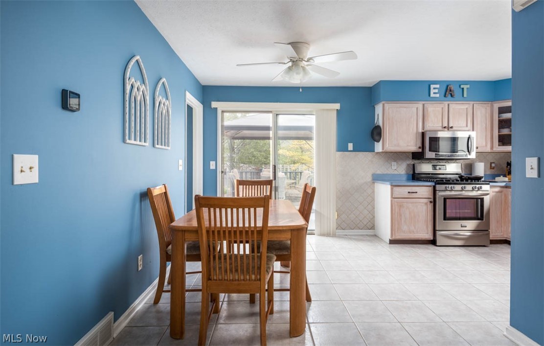 1130 Spring Road Cleveland, OH 44109 - Photo 9 of 35