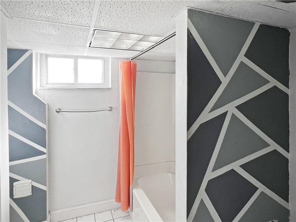 6444 Apple Street Pittsburgh, PA 15206 - Photo 26 of 28 a view of walk in closet