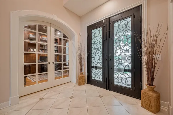 a view of empty room with windows