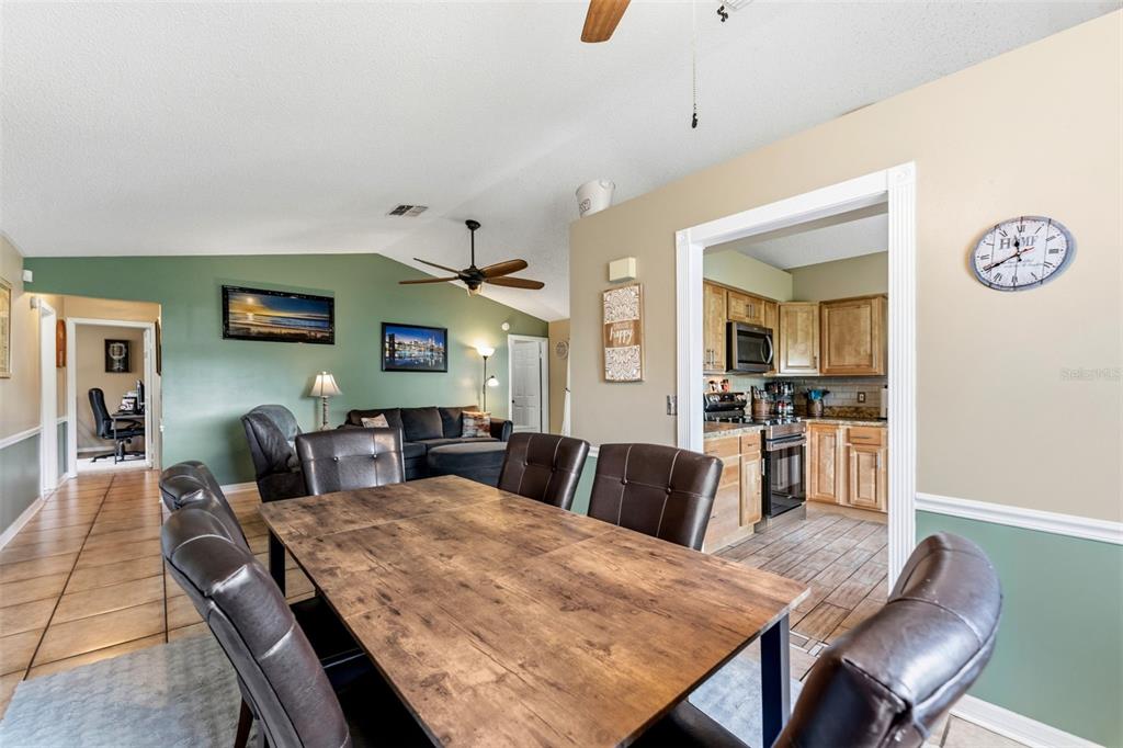 1210 Windhorst Ridge Drive Brandon, FL 33510 - Photo 13 of 36