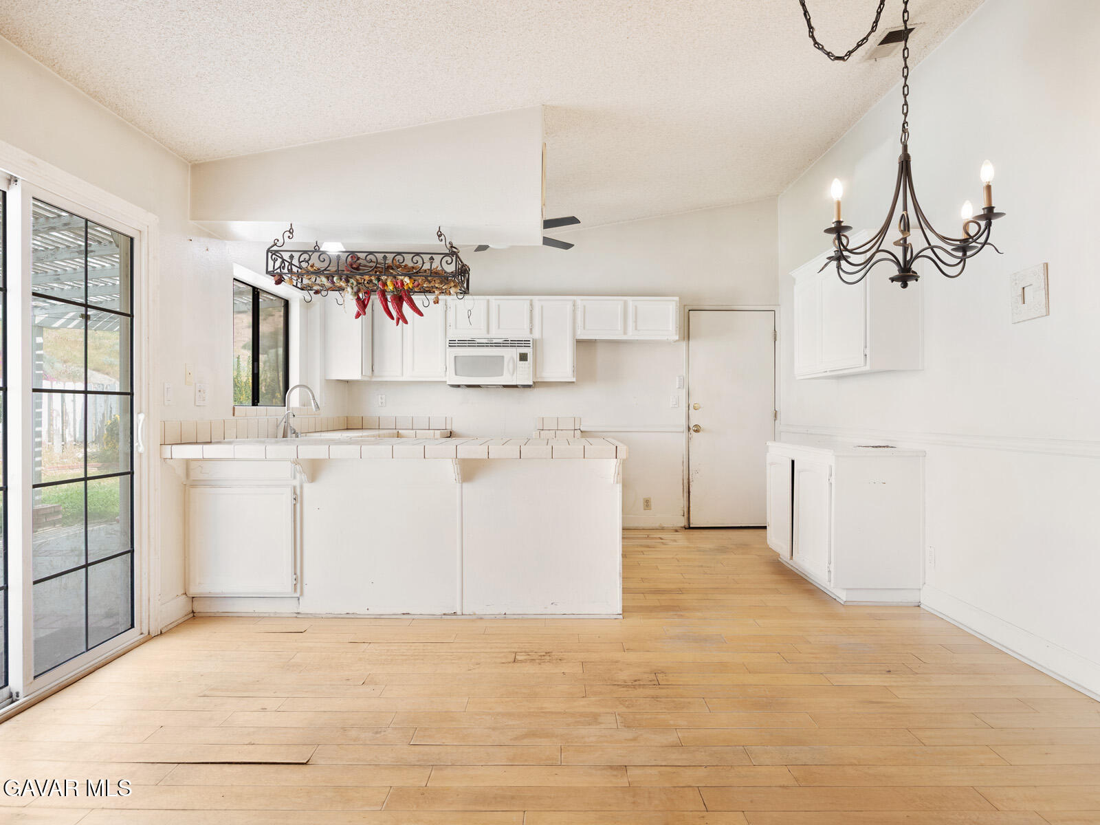 2057 Galloping Way Acton, CA 93510 - Photo 15 of 50 KUK_7507