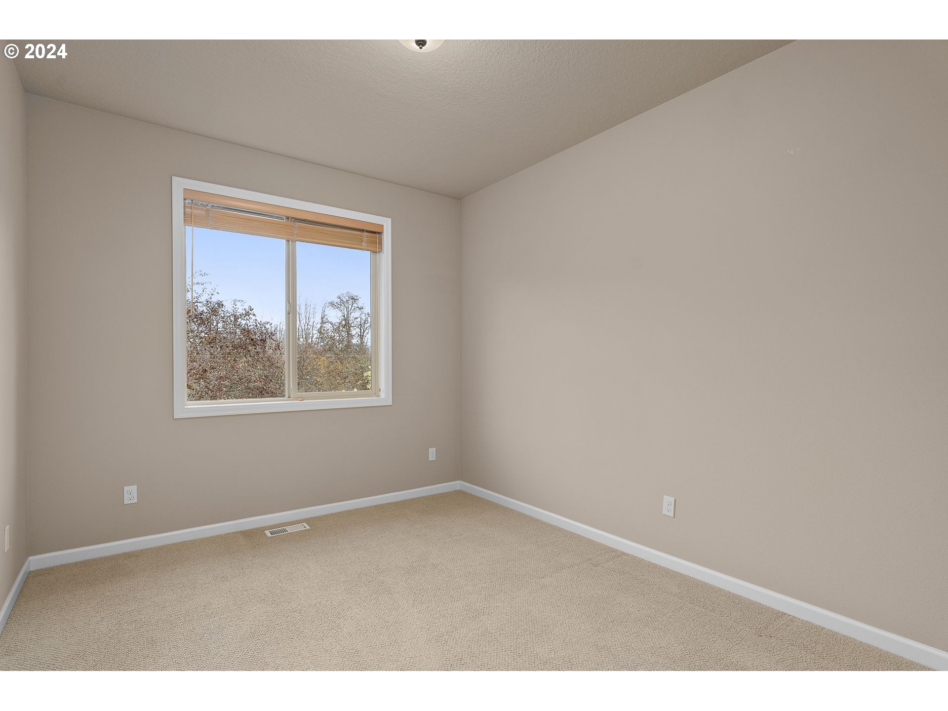 14034 Northwest Gargany Street Portland, OR 97229 - Photo 16 of 36 Den/Office