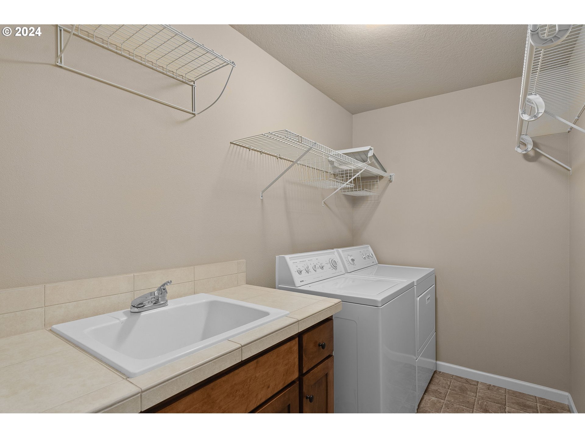 14034 Northwest Gargany Street Portland, OR 97229 - Photo 23 of 36 Laundry